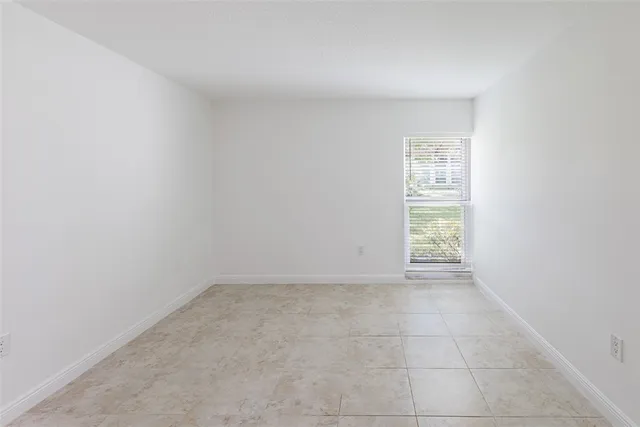 $1,750 | 835 18th Street, Unit 403, Vero Beach, FL 32960