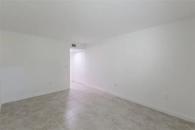 $1,750 | 835 18th Street, Unit 403, Vero Beach, FL 32960