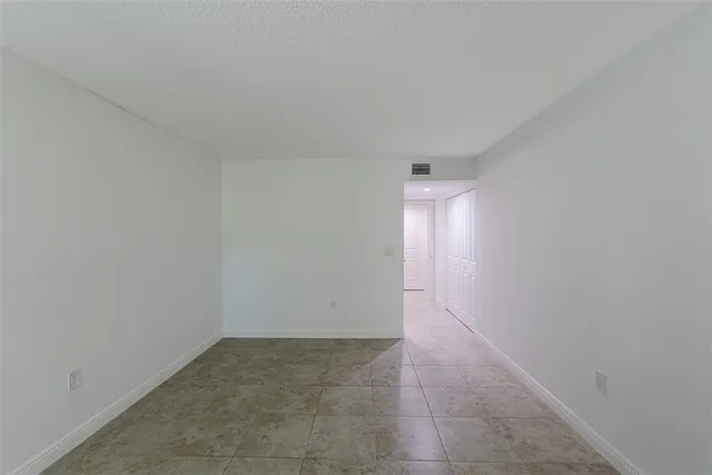 $1,750 | 835 18th Street, Unit 403, Vero Beach, FL 32960