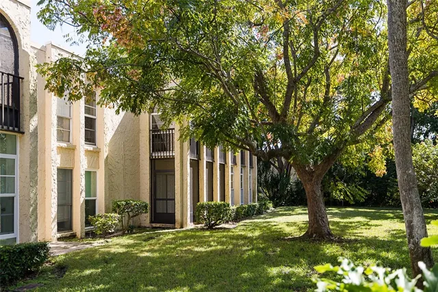 $1,750 | 835 18th Street, Unit 403, Vero Beach, FL 32960