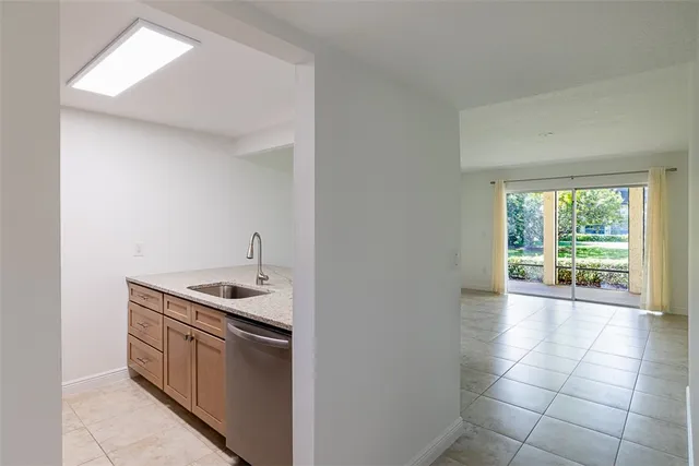 $1,750 | 835 18th Street, Unit 403, Vero Beach, FL 32960