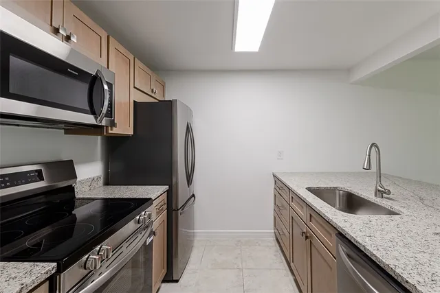 $1,750 | 835 18th Street, Unit 403, Vero Beach, FL 32960