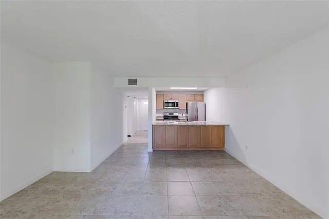 $1,750 | 835 18th Street, Unit 403, Vero Beach, FL 32960