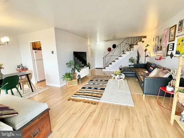 $2,000 | 301 North Beauregard Street, Unit 1007, Alexandria, VA 22312