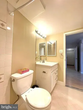 $2,000 | 301 North Beauregard Street, Unit 1007, Alexandria, VA 22312