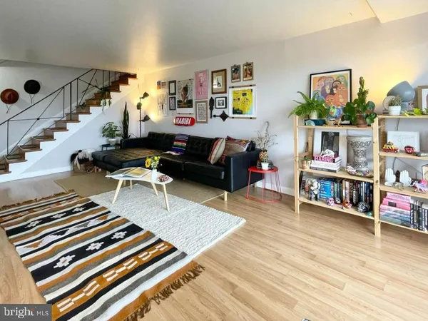 $2,000 | 301 North Beauregard Street, Unit 1007, Alexandria, VA 22312