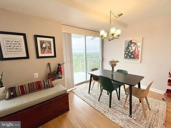 $2,000 | 301 North Beauregard Street, Unit 1007, Alexandria, VA 22312