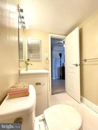 $2,000 | 301 North Beauregard Street, Unit 1007, Alexandria, VA 22312