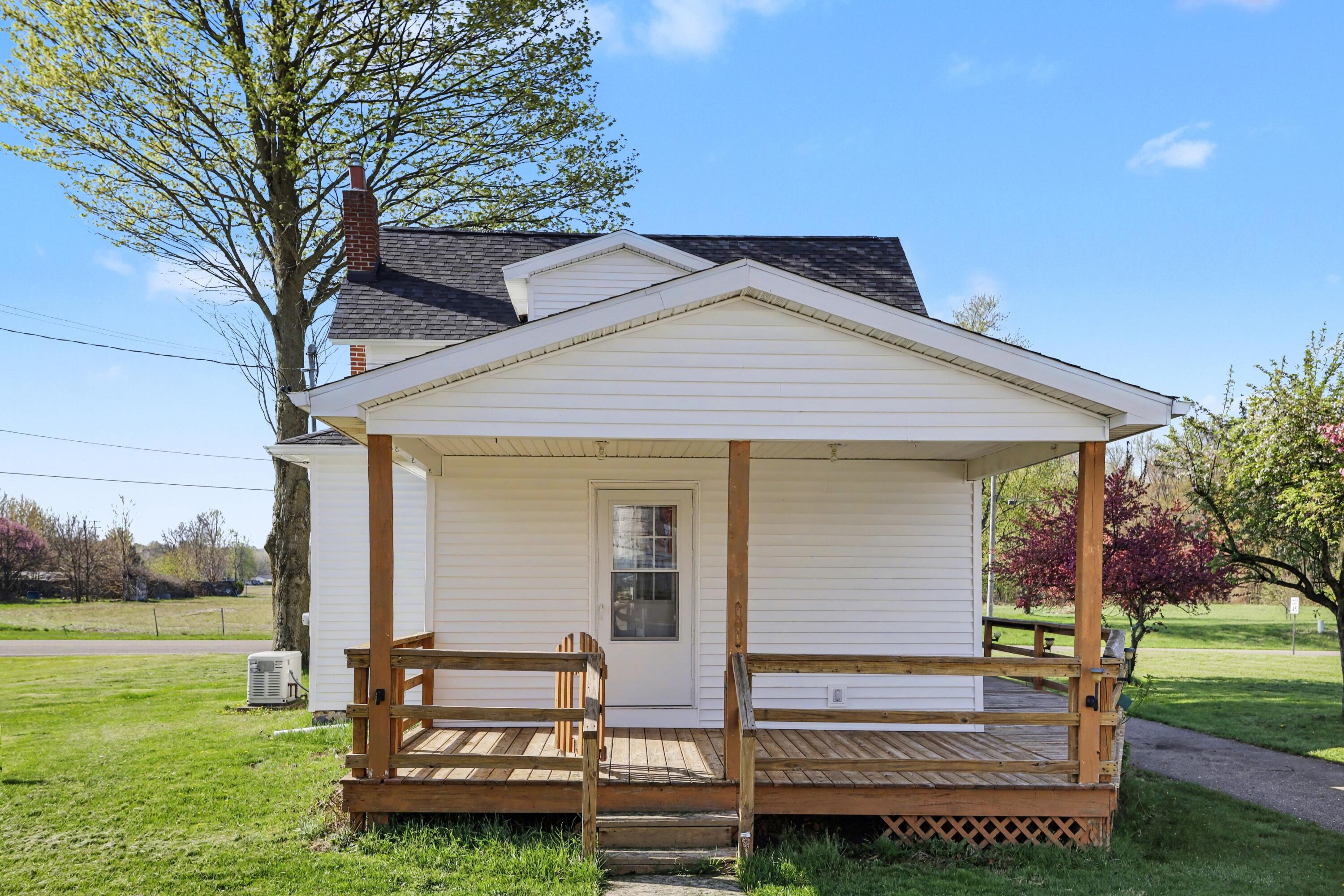 8891 Pennfield Road Battle Creek, MI 49014 - Photo 3 of 39 003