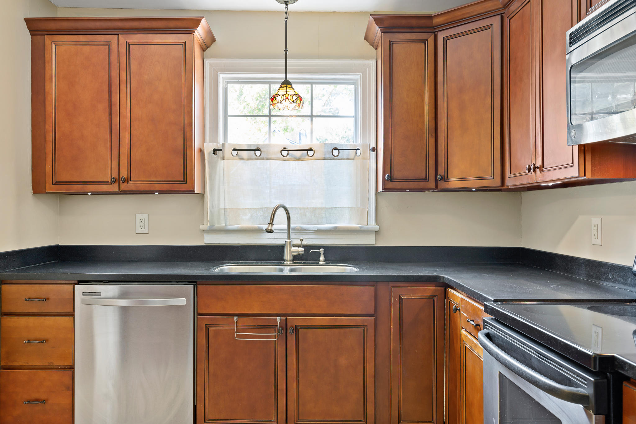 205 Bass Road Chattanooga, TN 37421 - Photo 14 of 32 Stainless steel appliances
