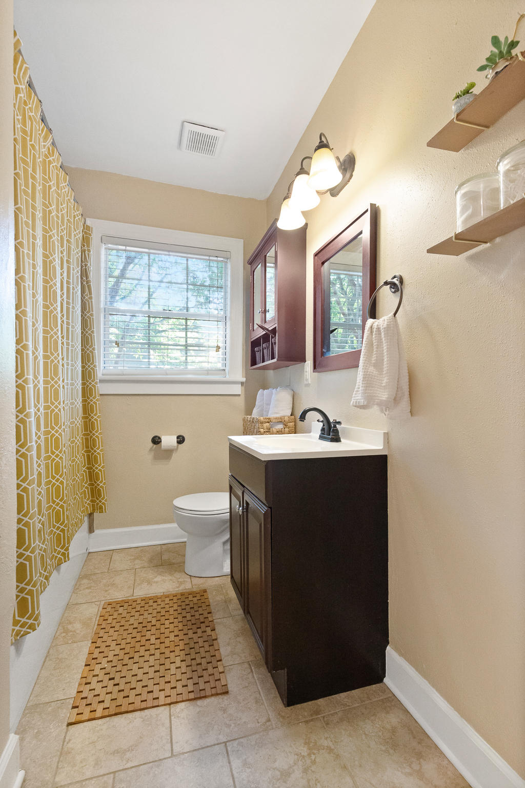 205 Bass Road Chattanooga, TN 37421 - Photo 20 of 32 Full Bath