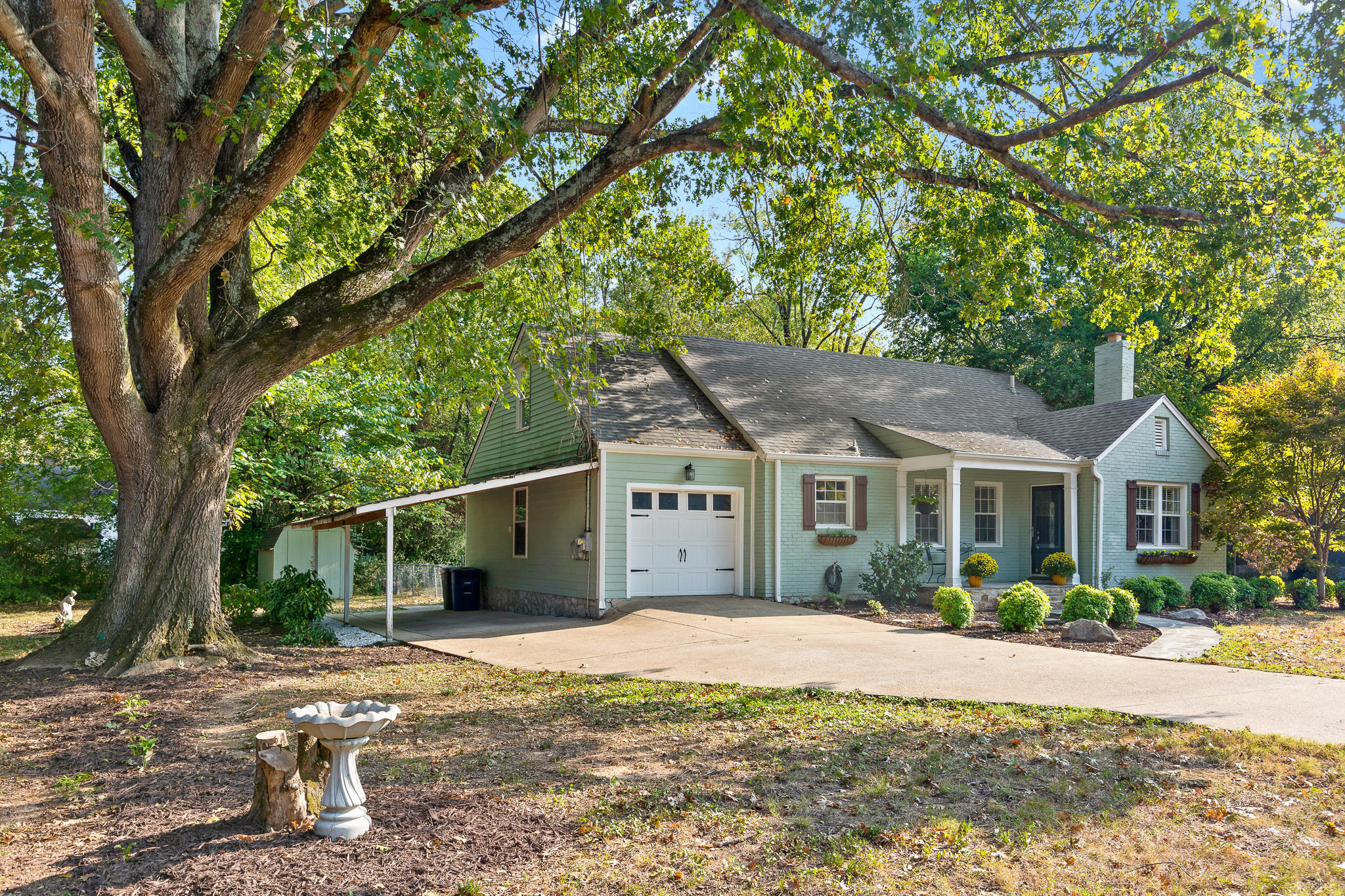 205 Bass Road Chattanooga, TN 37421 - Photo 3 of 32 One car garage and carport