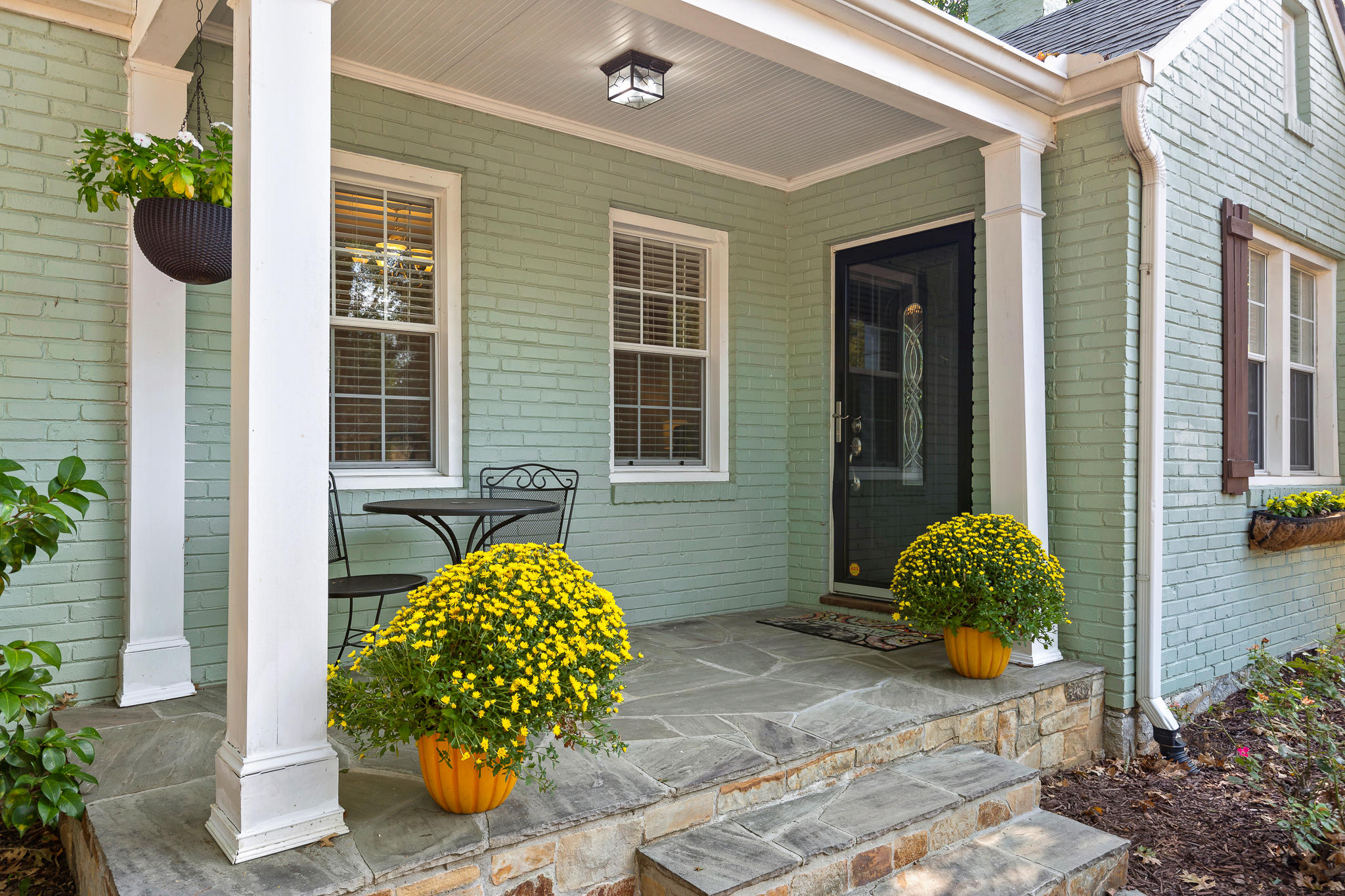 205 Bass Road Chattanooga, TN 37421 - Photo 5 of 32 Charming front porch