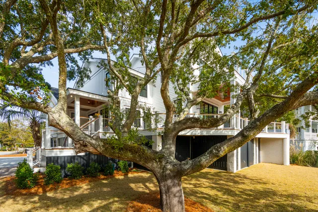 $4,600,000 | 13 56th Avenue, Isle of Palms, SC 29451