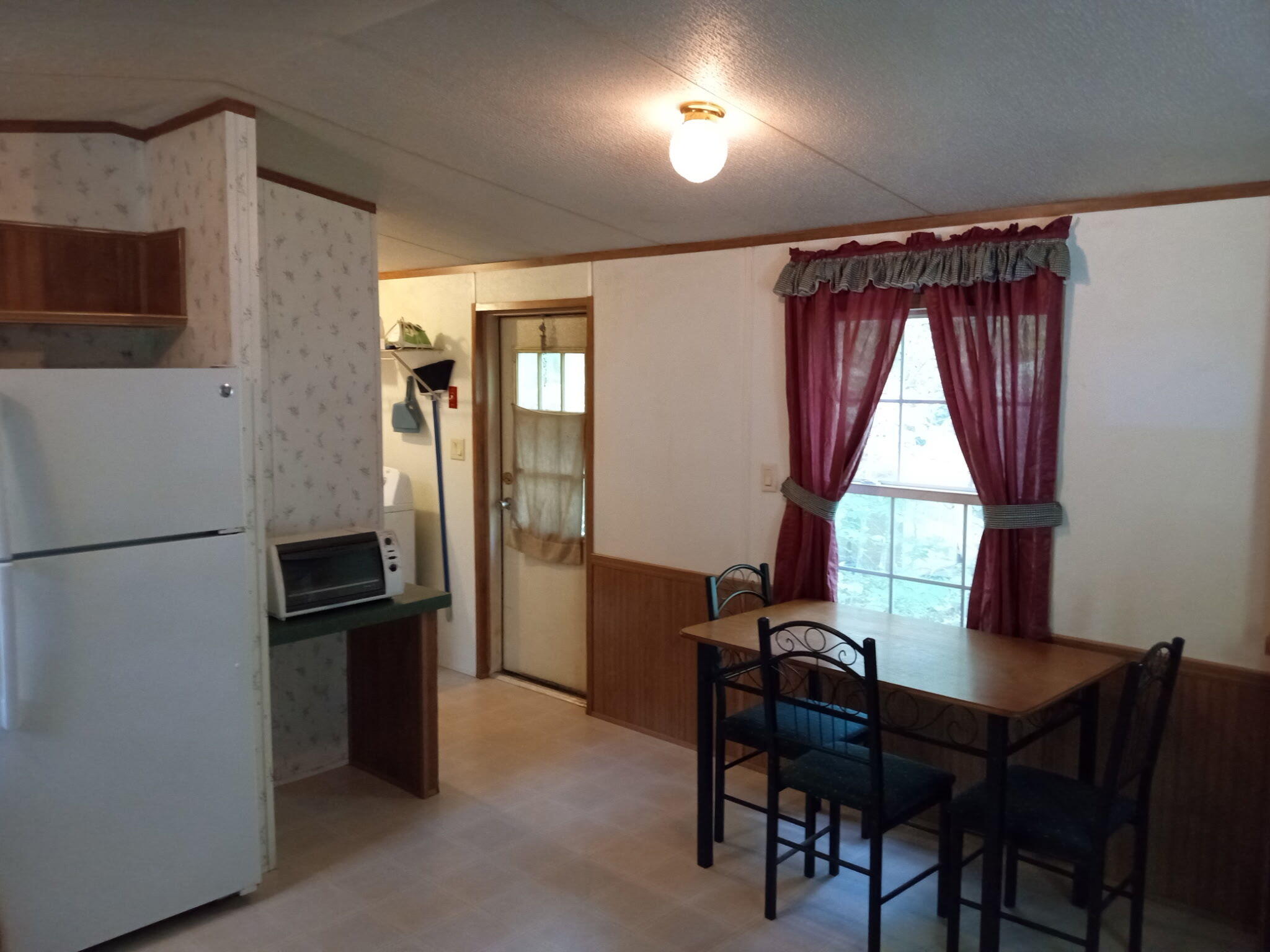 1051 Gardiner Road, Unit 3 Wiscasset, ME 04578 - Photo 3 of 10 93347710633697706