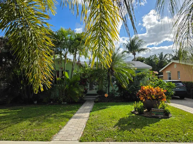 $3,200 | 1519 14th Avenue North, Lake Worth Beach, FL 33460