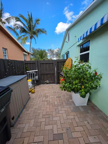 $3,200 | 1519 14th Avenue North, Lake Worth Beach, FL 33460
