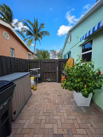 $3,200 | 1519 14th Avenue North, Lake Worth Beach, FL 33460