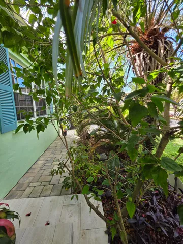 $3,200 | 1519 14th Avenue North, Lake Worth Beach, FL 33460