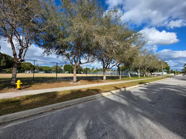 $3,200 | 1519 14th Avenue North, Lake Worth Beach, FL 33460