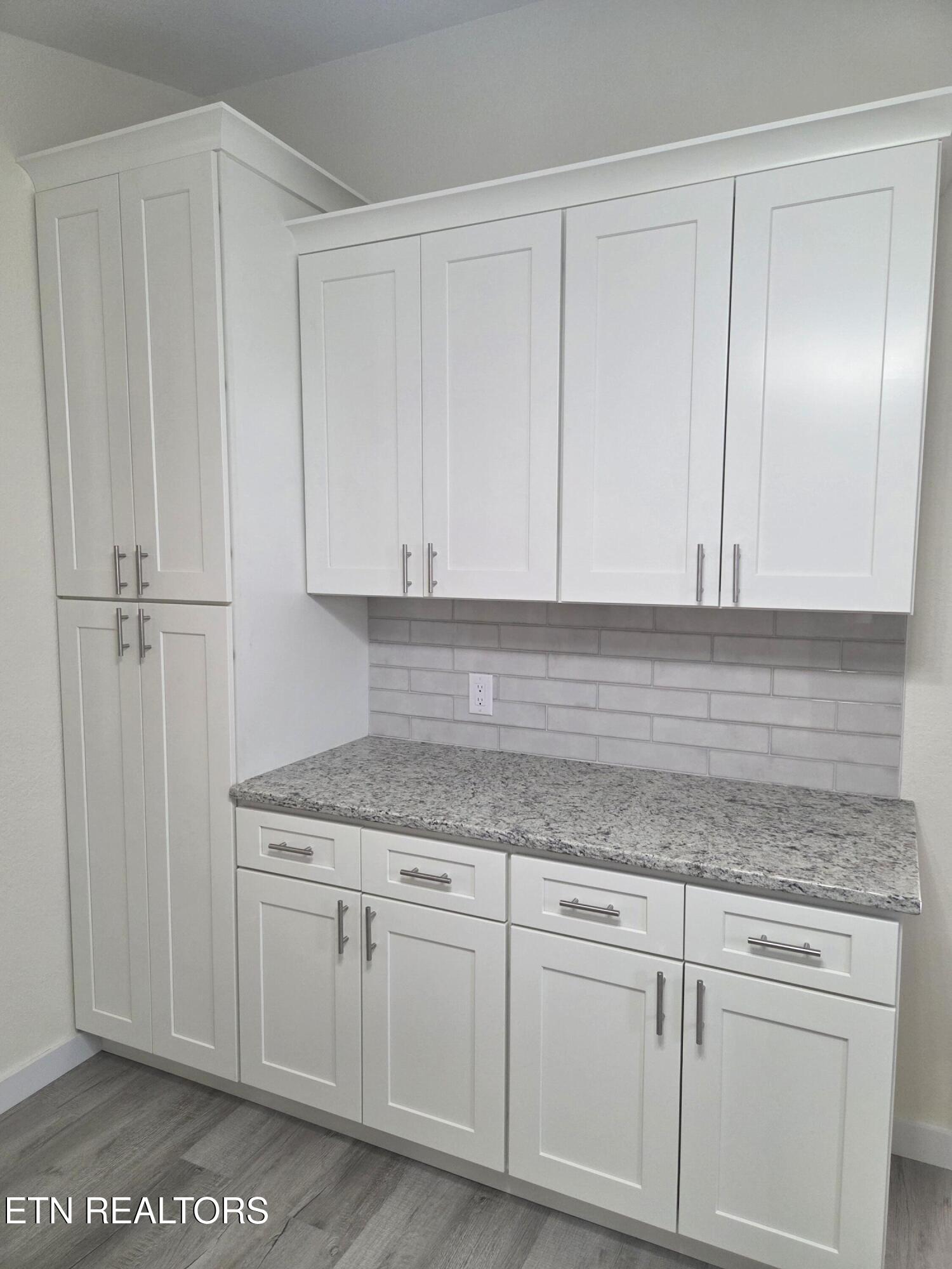 2330 Mynatt Road Knoxville, TN 37918 - Photo 13 of 17 kitchen