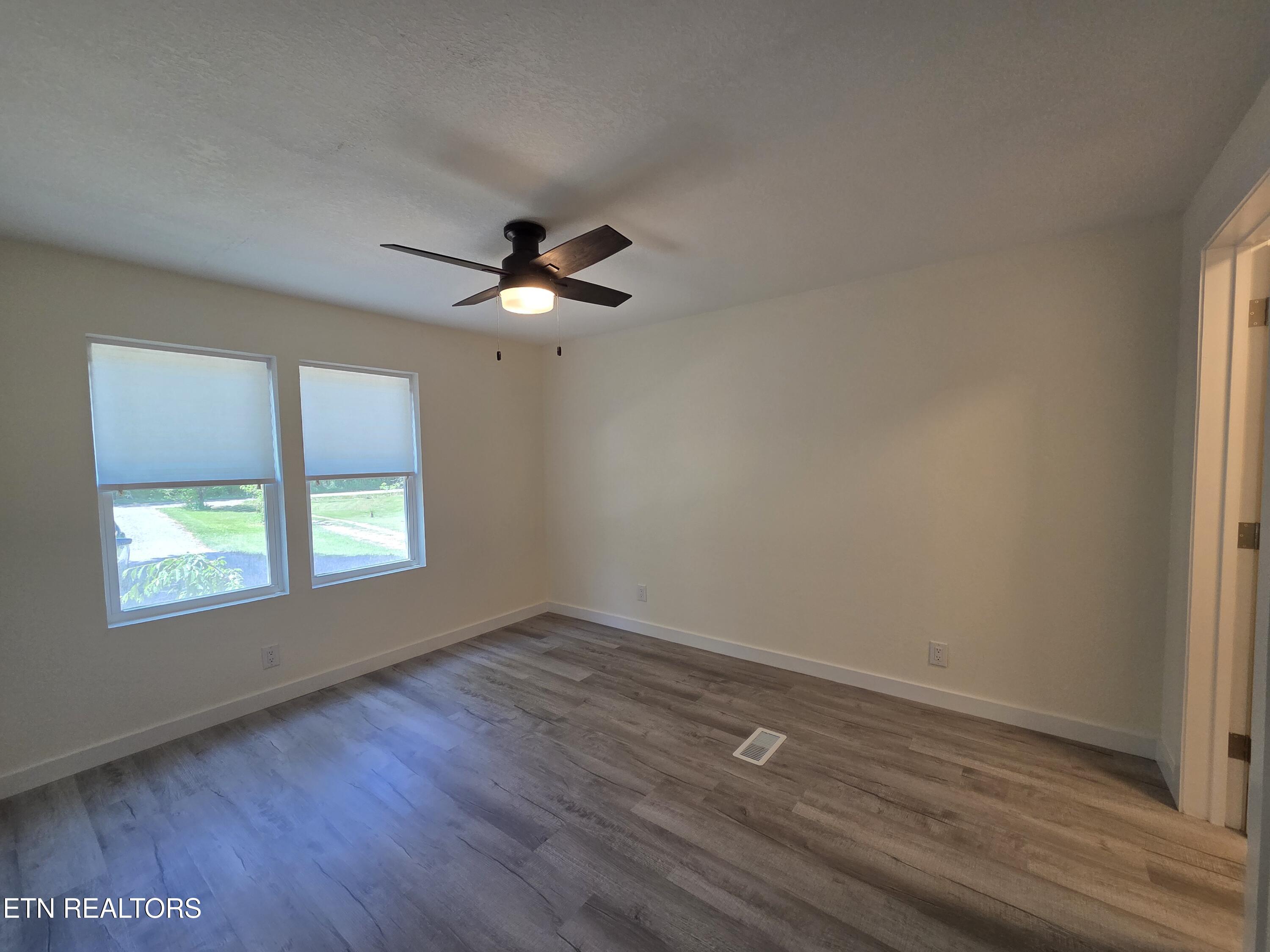 2330 Mynatt Road Knoxville, TN 37918 - Photo 7 of 17 bedroom 2