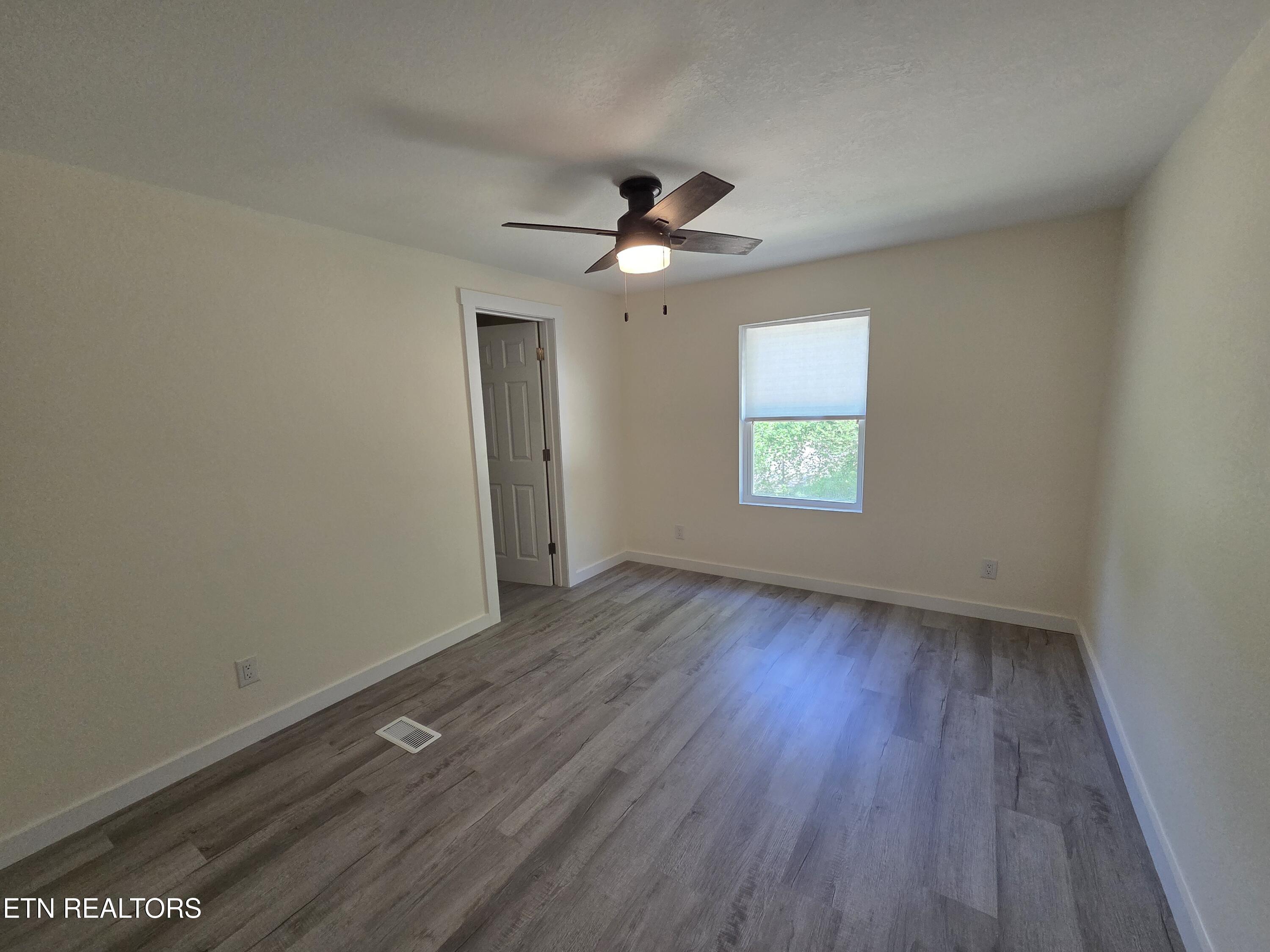 2330 Mynatt Road Knoxville, TN 37918 - Photo 8 of 17 bedroom 3