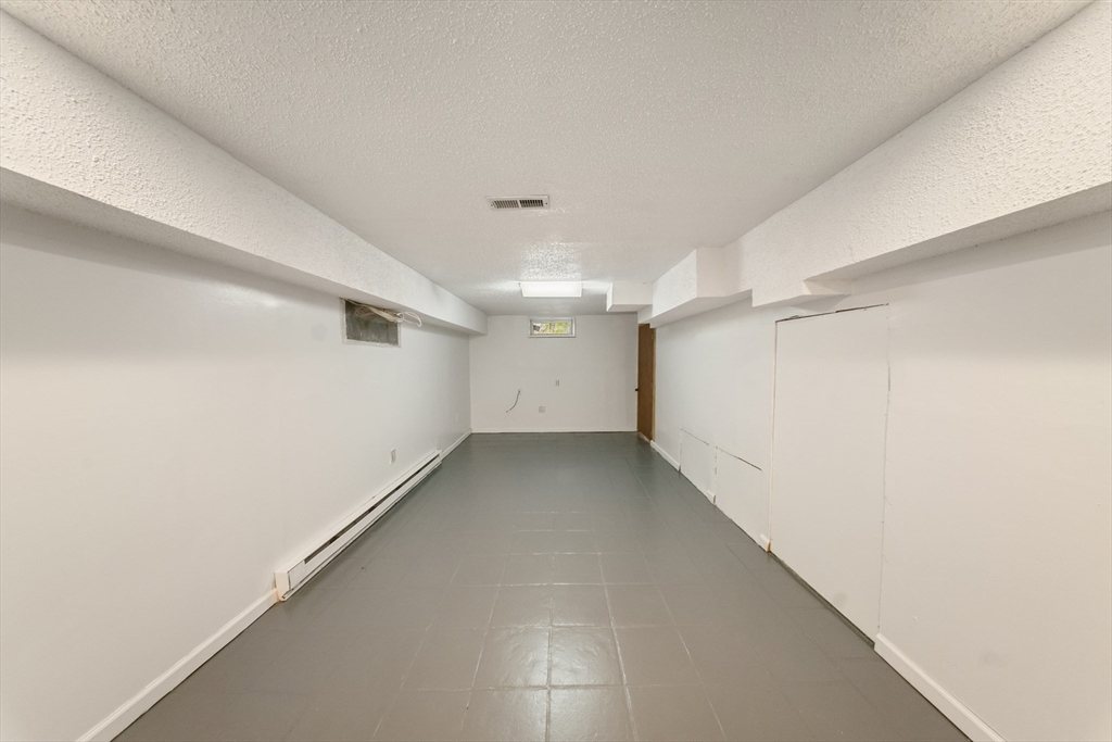 1078 Liberty Street Springfield, MA 01104 - Photo 33 of 42
