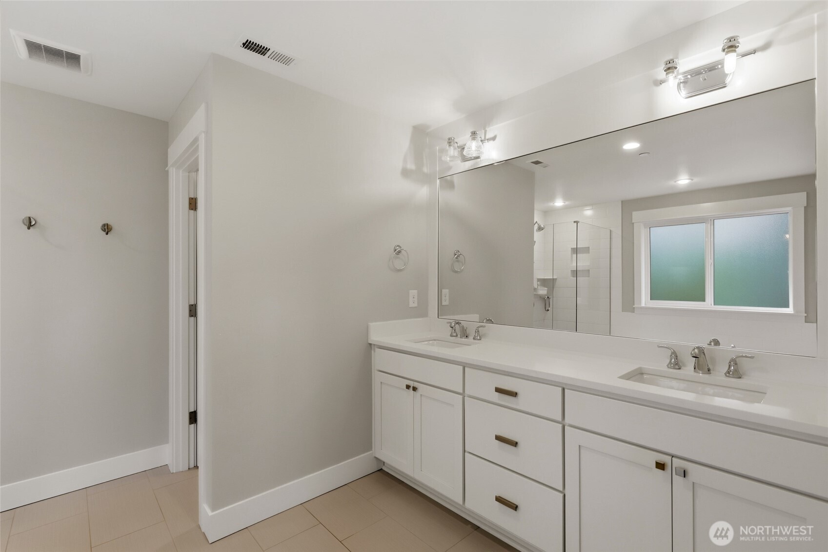 9307 Northeast 173rd Street Bothell, WA 98011 - Photo 16 of 39