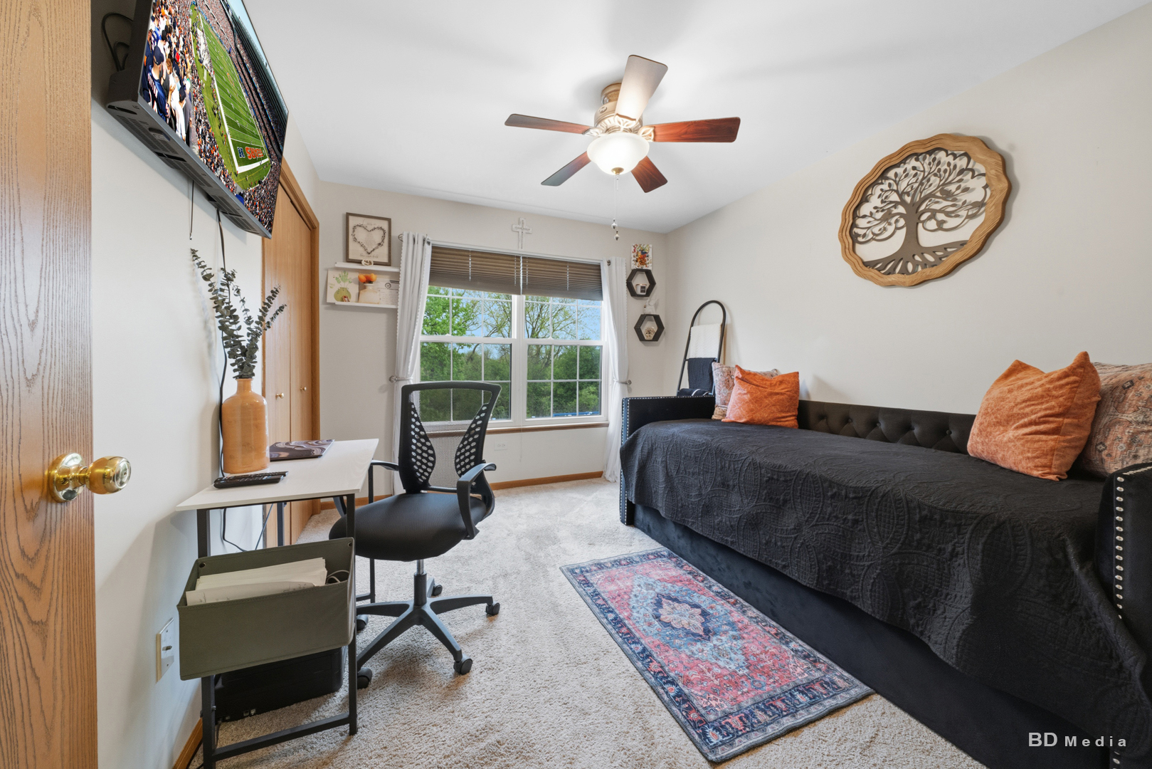 25606 Jonquil Lane Monee, IL 60449 - Photo 25 of 38 a living room with furniture and a large window