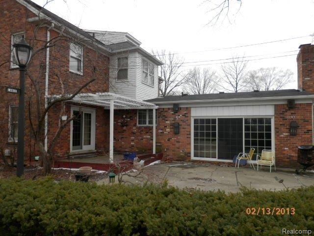 27212 Meadowbrook Road Redford, MI 48239 - Photo 2 of 7 BACKVIEW.JPG
