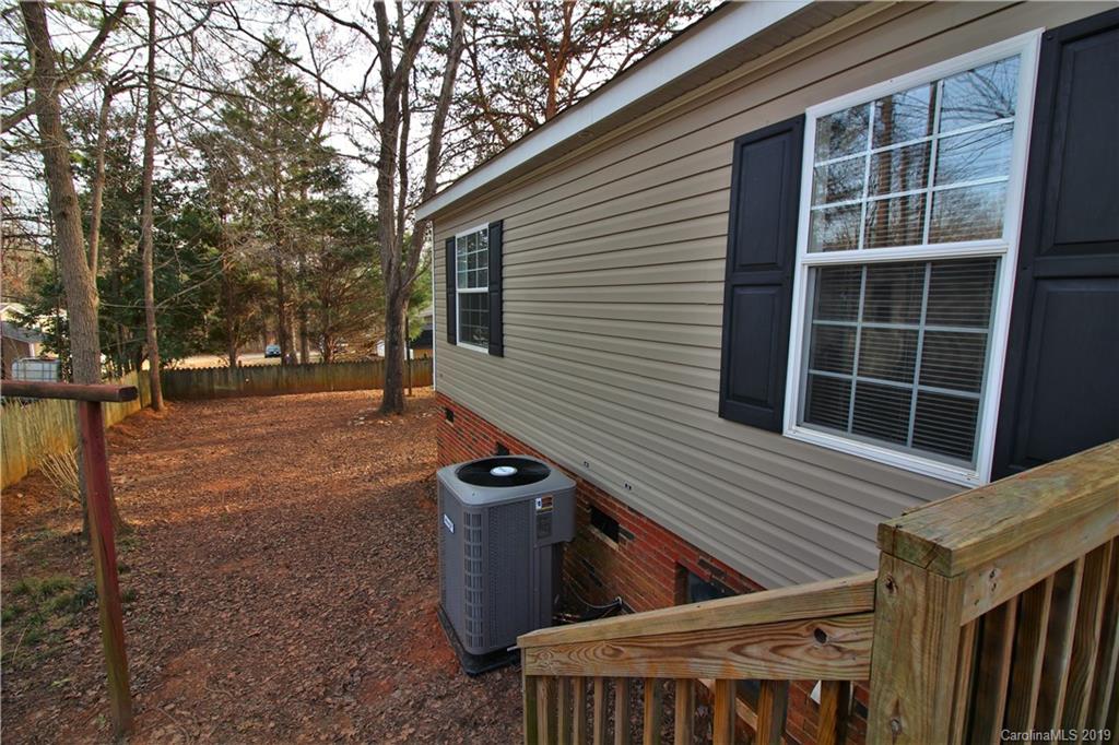 1186 Stateline Road Clover, SC 29710 - Photo 2 of 18 Gallery Image 2