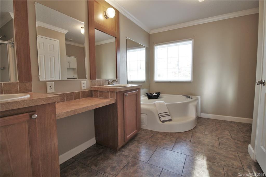 1186 Stateline Road Clover, SC 29710 - Photo 12 of 18 Gallery Image 12