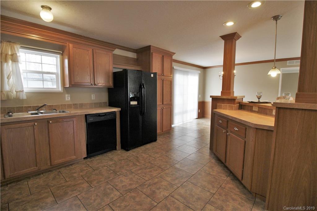 1186 Stateline Road Clover, SC 29710 - Photo 9 of 18 Gallery Image 9