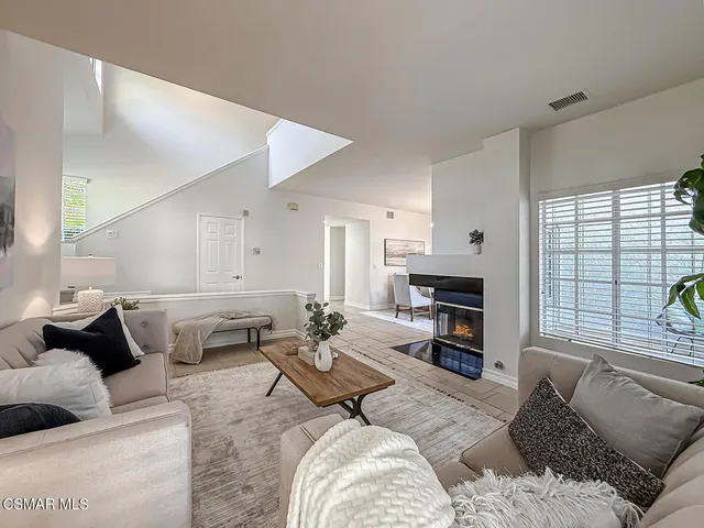 $1,099,900 | 819 Riverrock Circle, Westlake Village, CA 91362