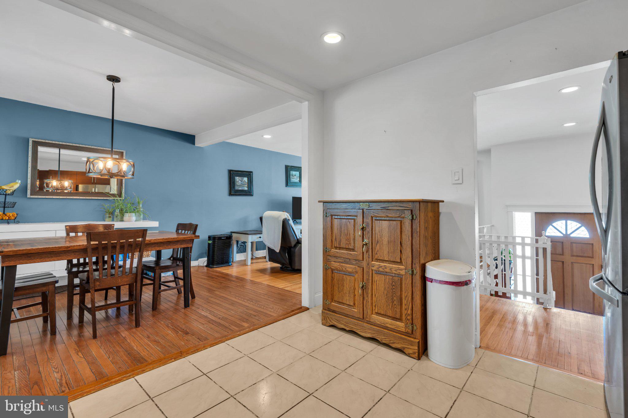 34 Haines Mill Road Delran, NJ 08075 - Photo 12 of 34 Charming open-concept living space.