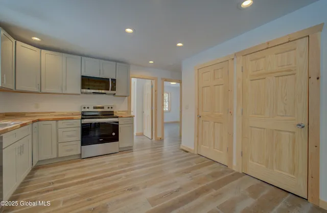 $339,000 | 122 Krempa Drive, Gloversville, NY 12078