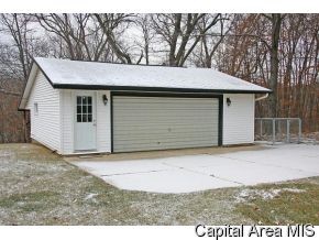 24464 Brookwood Hills Road Athens, IL 62613 - Photo 6 of 12 Gallery Image 6