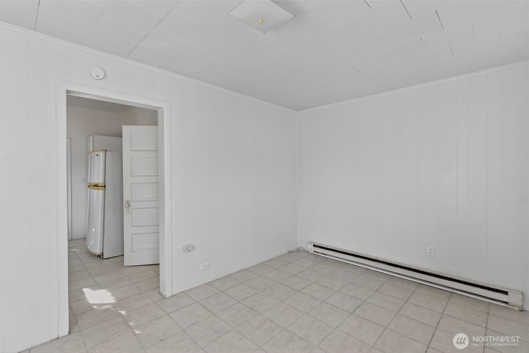 208 North M Street Aberdeen, WA 98520 - Photo 13 of 18 a view of an empty room