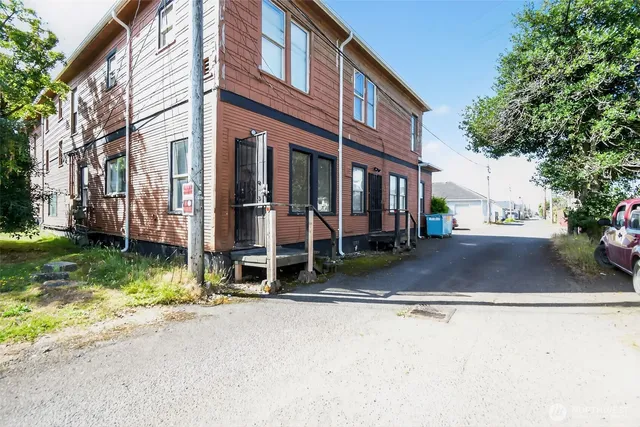 a street view along with residential houses
