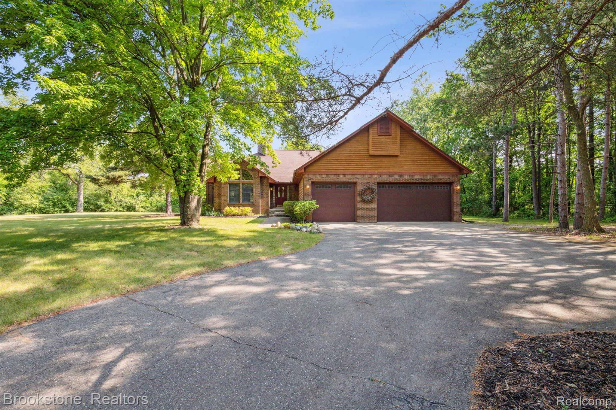 3200 Hixon Road Rochester, MI 48306 - Photo 1 of 62 Gallery Image 1