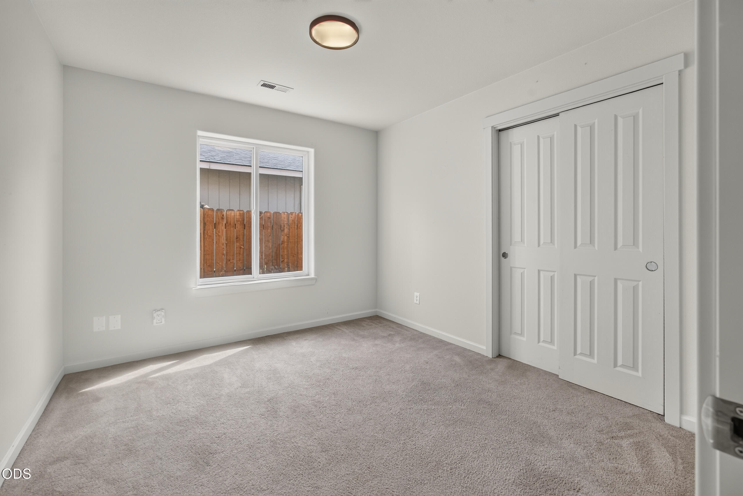 339 Southwest 29th Street Redmond, OR 97756 - Photo 7 of 34
