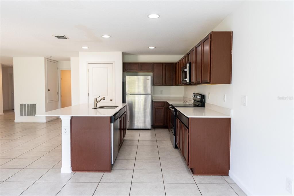 1333 Lucerne Loop Road Northeast Winter Haven, FL 33881 - Photo 11 of 34 Gallery Image 11