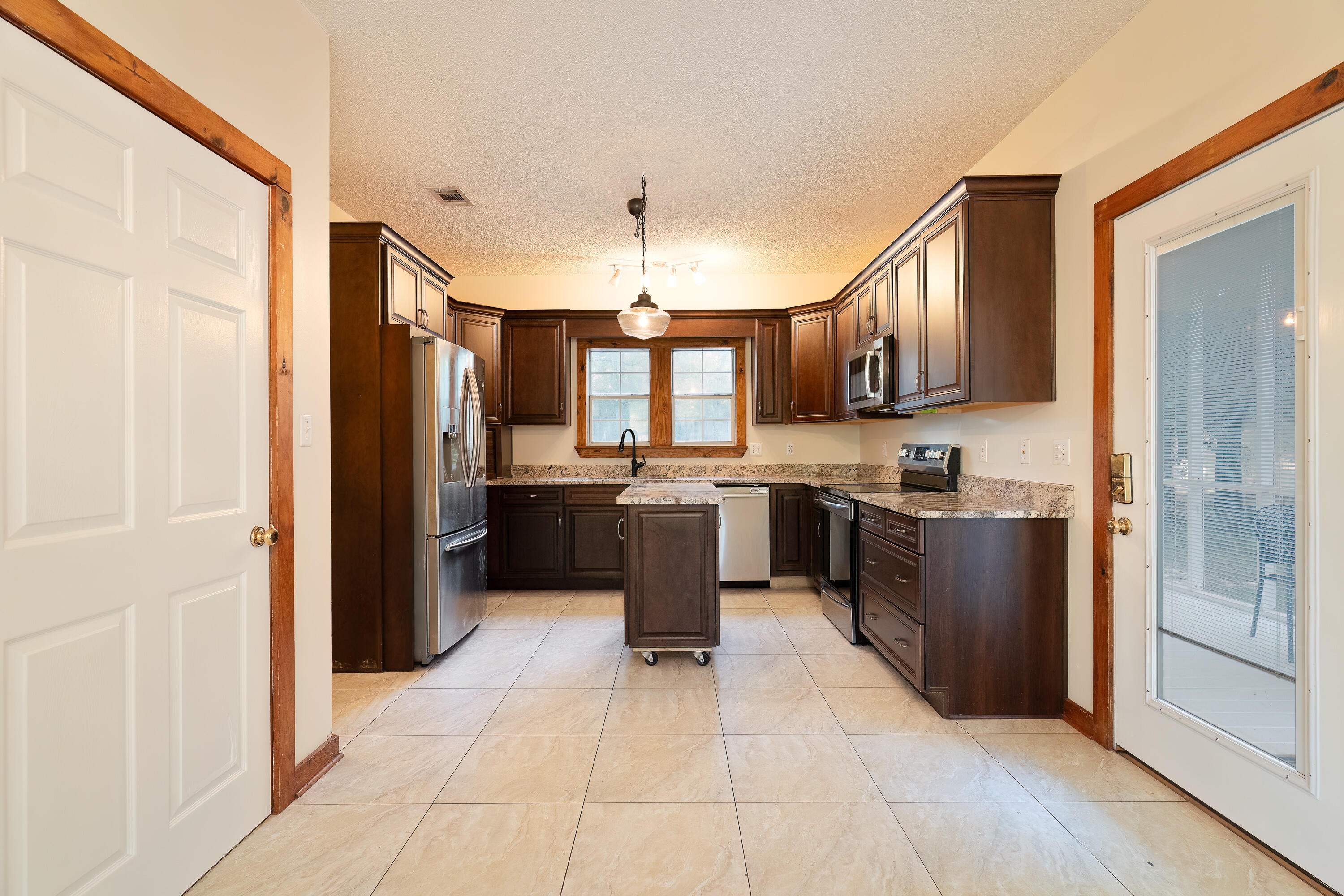 1693 Dads Road Baker, FL 32531 - Photo 15 of 78 Farmhouse Kitchen