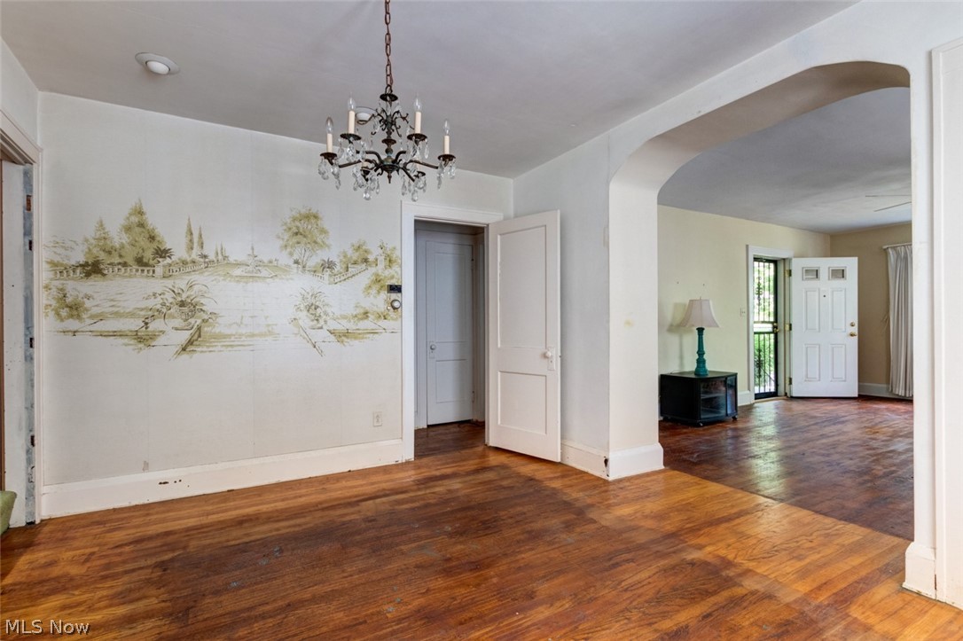 875 Montford Road Cleveland, OH 44121 - Photo 11 of 26 Gallery Image 11