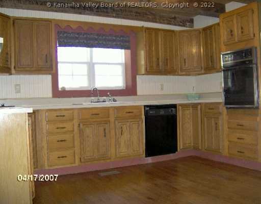 0 Rt 4 Charleston, WV 25303 - Photo 5 of 8 Kitchen.