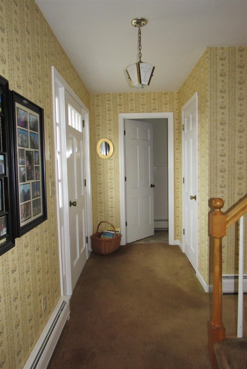 85 Apple Tree Lane Hopkinton, NH 03229 - Photo 3 of 36 Gallery Image 3