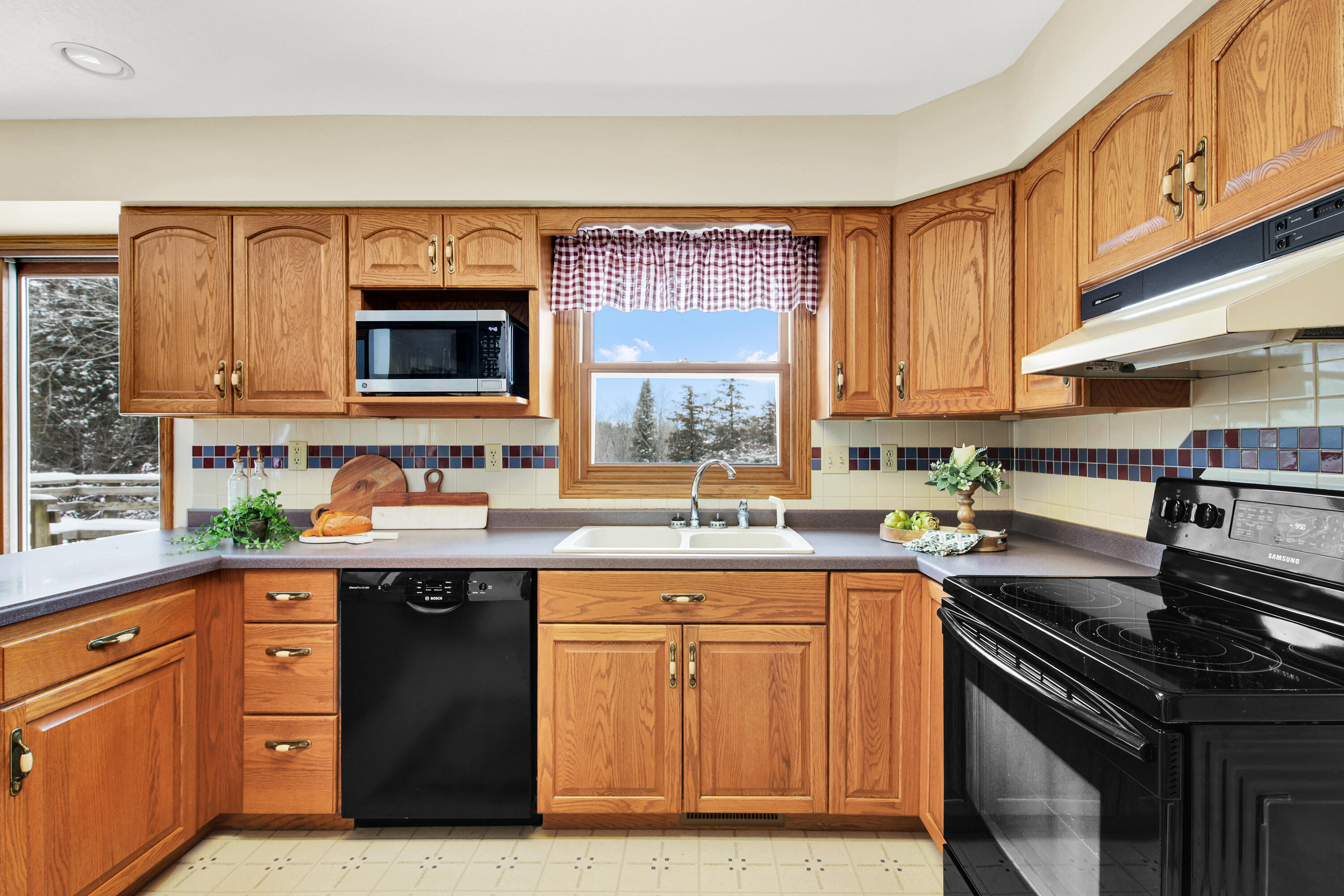 4292 Pleasant Hollow Road Jackson, WI 53037 - Photo 7 of 38 4292 pleasant hollow rd-17