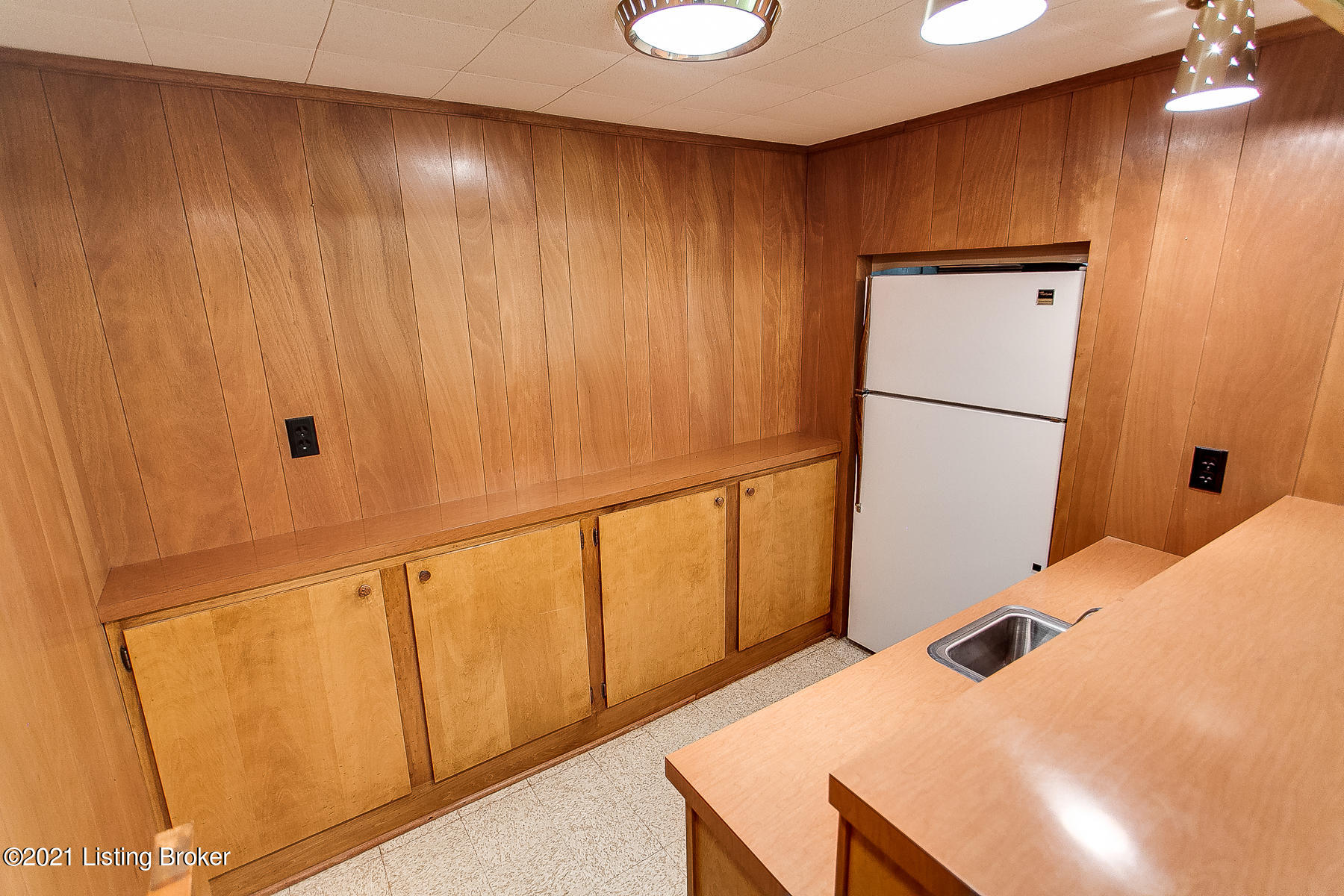 2305 Merrick Road Louisville, KY 40207 - Photo 40 of 55 Basement Kitchen Area