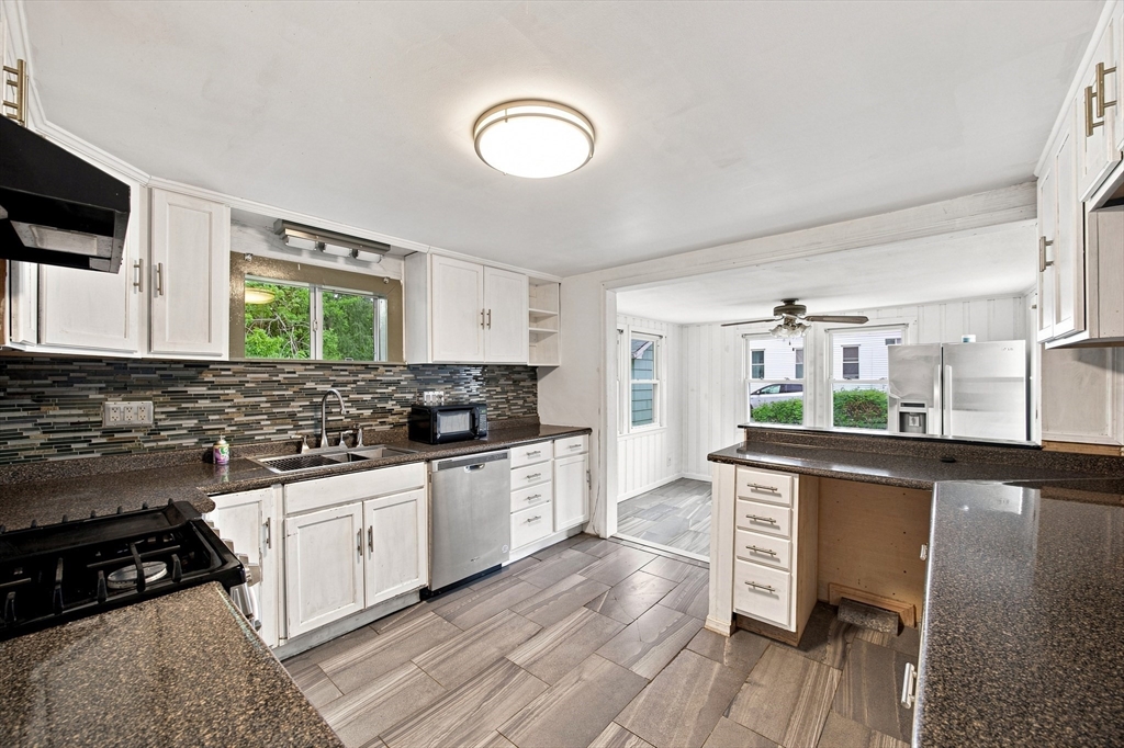 132 Miller Street Springfield, MA 01104 - Photo 9 of 30 Gallery Image 9